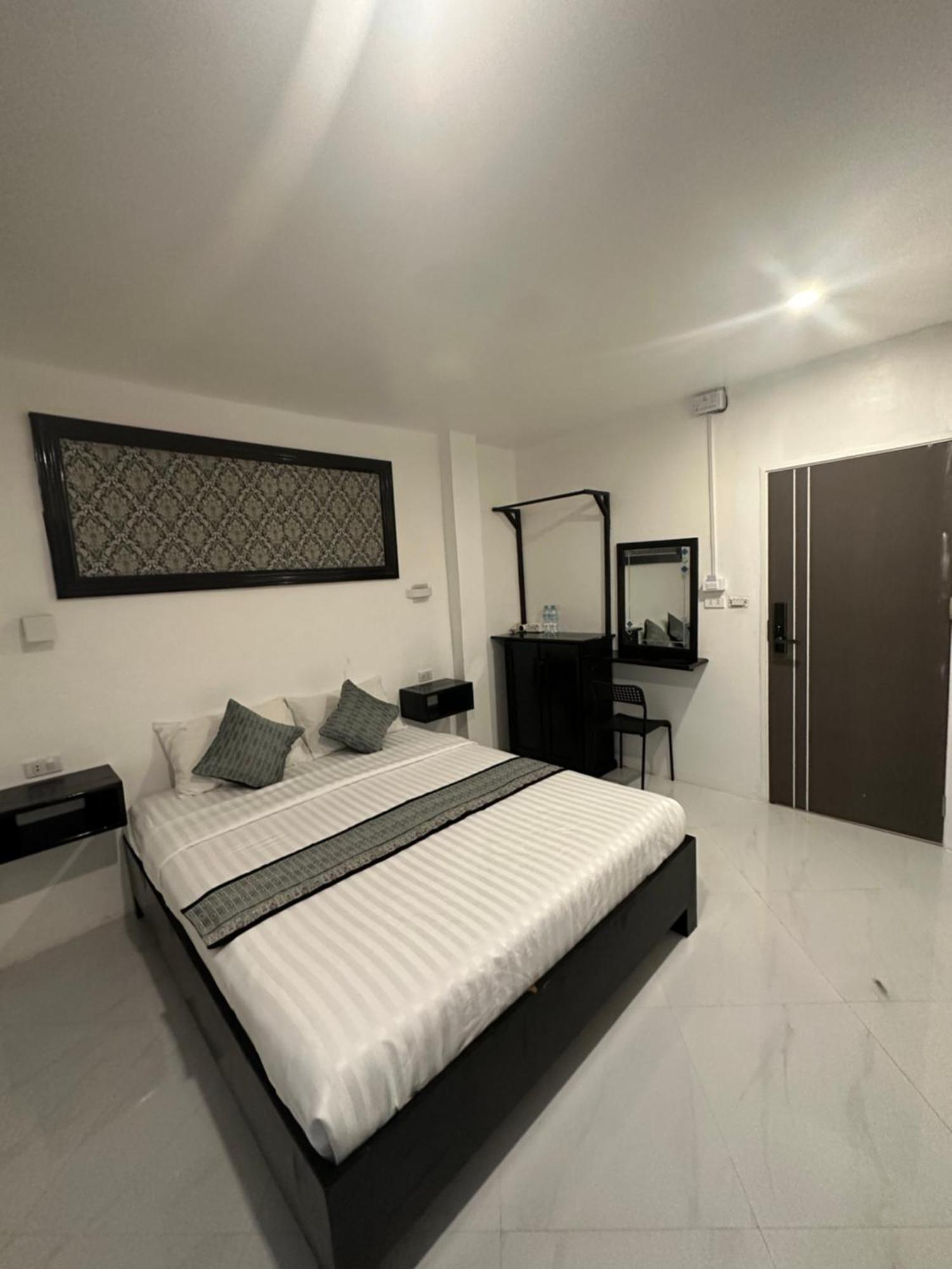 Downtown Hostel Luang Prabang Esterno foto
